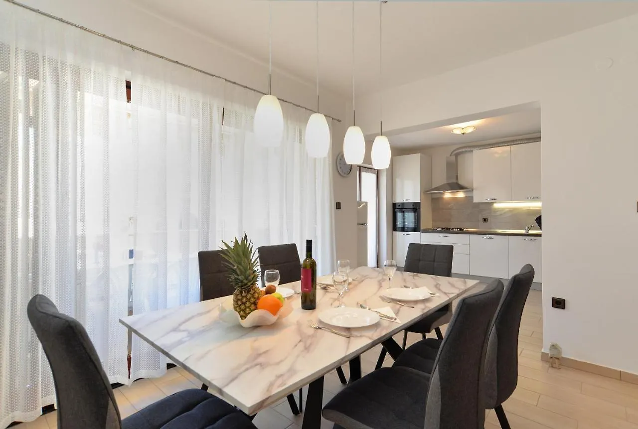 House Pula 2080 Villa 0*,  Croatia