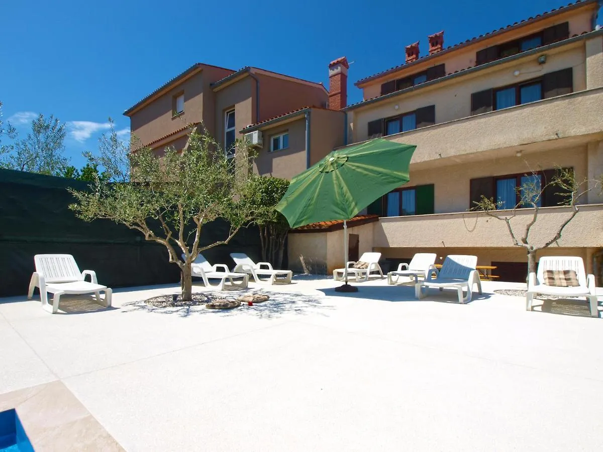 House Pula 2080 Villa 0*,