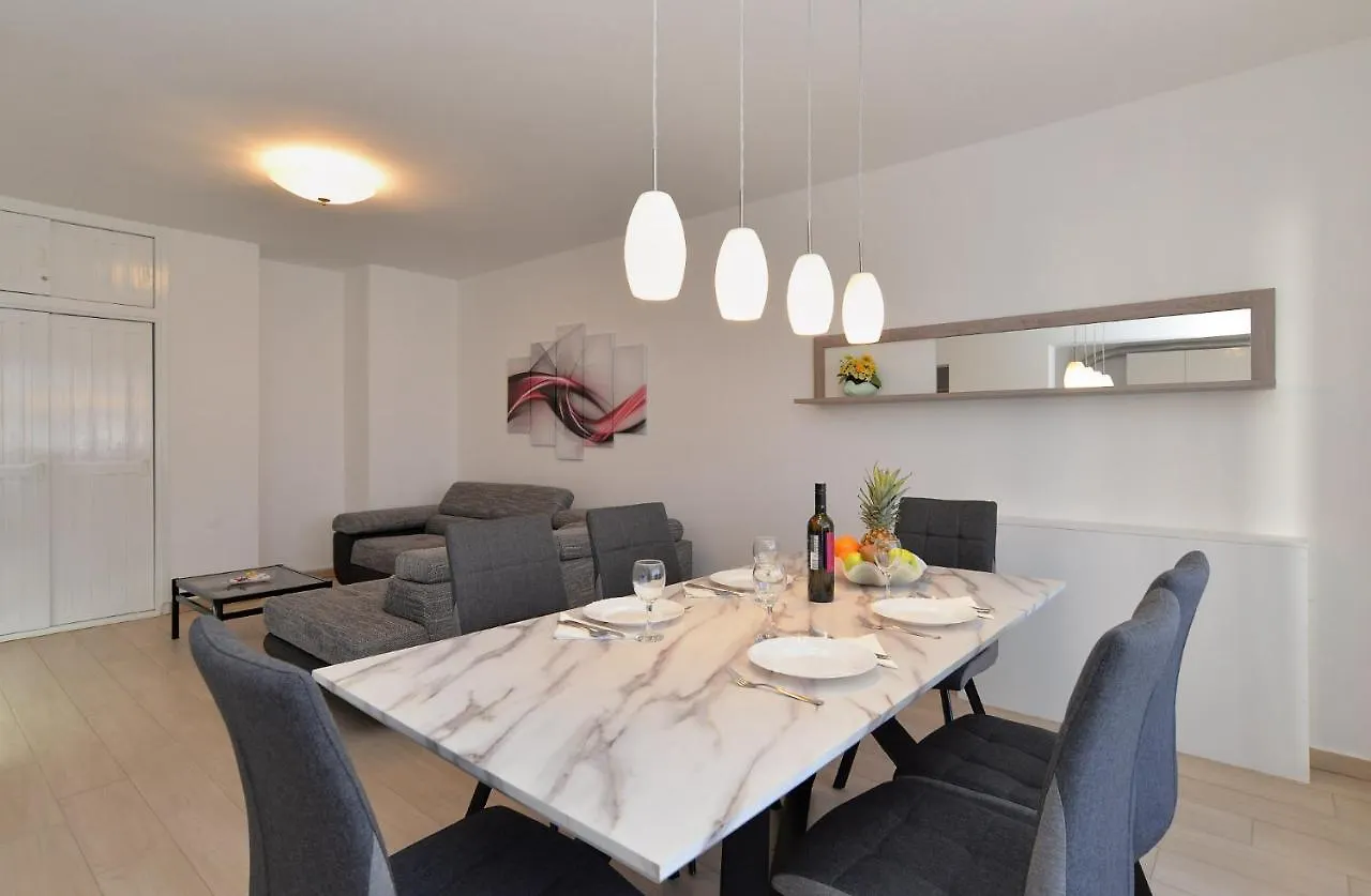 House Pula 2080 Villa 0*,  Croatia