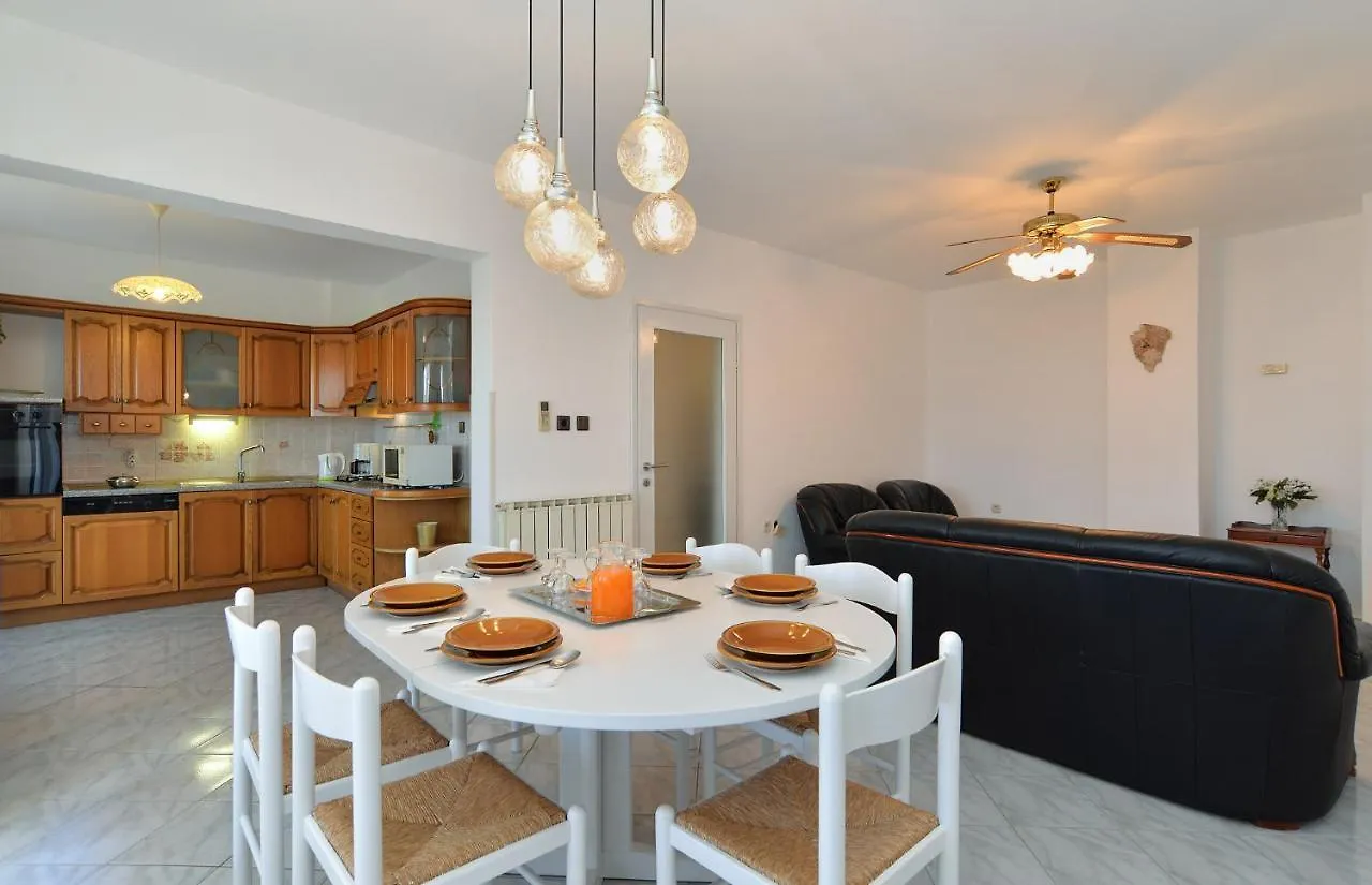 House Pula 2080 Villa Holiday home